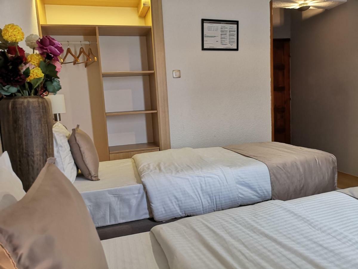 פודגוריצה Hotel Ideal מראה חיצוני תמונה