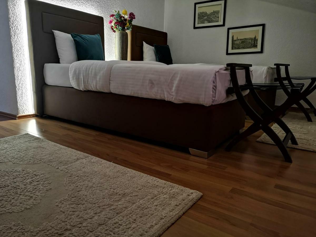 פודגוריצה Hotel Ideal מראה חיצוני תמונה