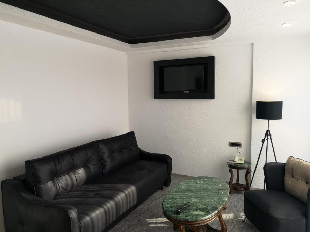 פודגוריצה Hotel Ideal מראה חיצוני תמונה
