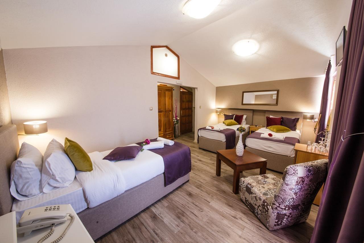 פודגוריצה Hotel Ideal מראה חיצוני תמונה